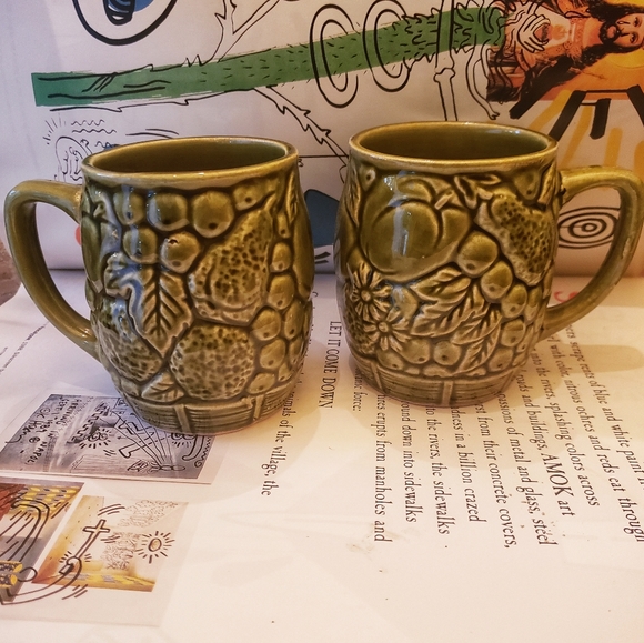 MCM Vintage Avocado Coffee Mugs Set - Picture 7 of 8
